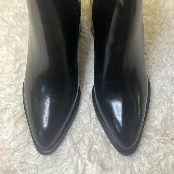 RARE VINCE Laird leather ankle boots size 8