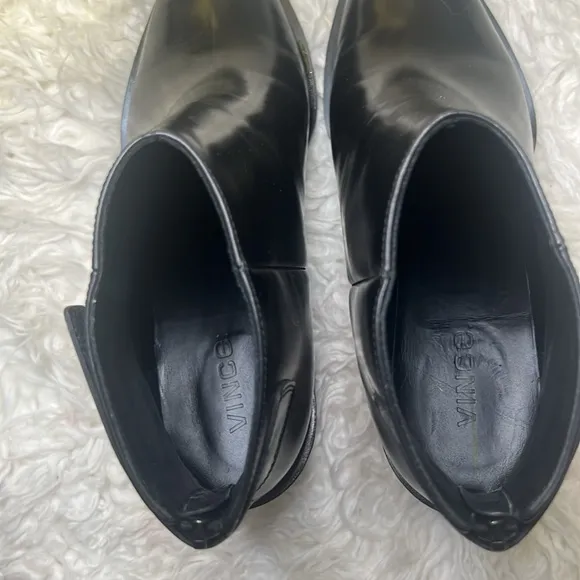 RARE VINCE Laird leather ankle boots size 8