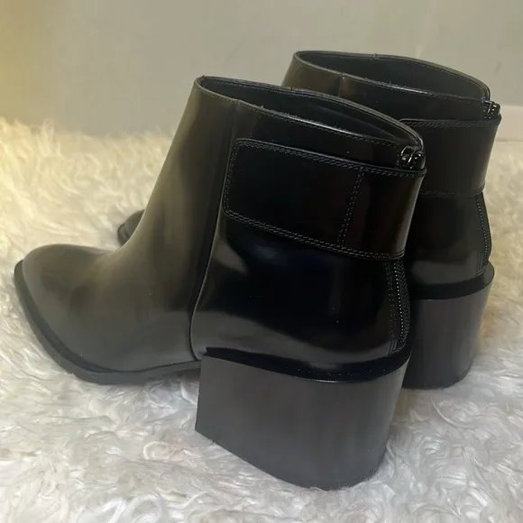 RARE VINCE Laird leather ankle boots size 8
