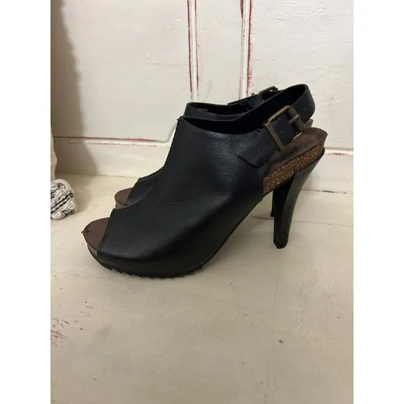 Reaction by Kenneth Cole size 7.5 black leather high heel sandals
