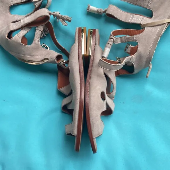 Rebecca Man beige tassels gladiator sandals new never worn. Size 8