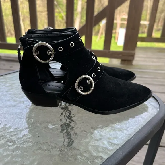 Rebecca Minkoff Kiana Black Studded Buckle Ankle Suede Woman’s Bootie Size 8.5M
