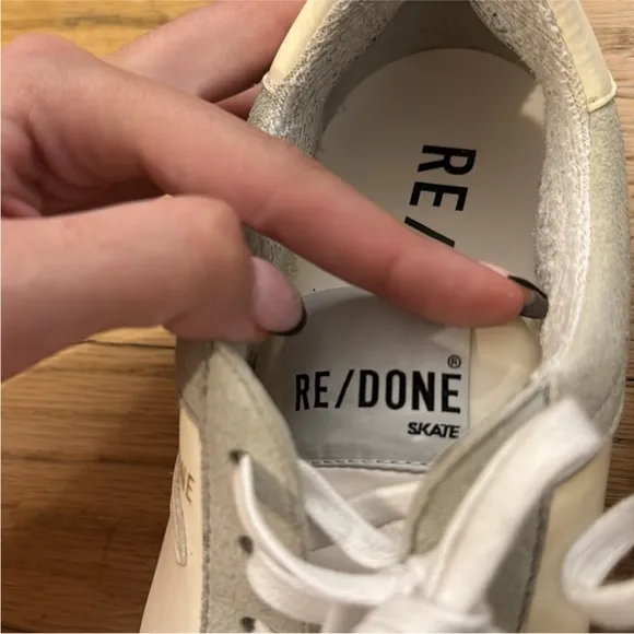 Re/Done 70s Low Top Sneakers in Gray and White – Size 39 (US 8.5)