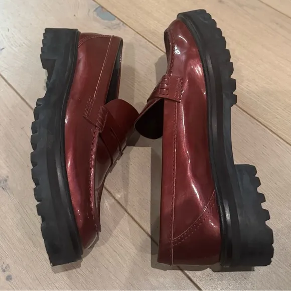 Reformation Agathea Chunky Patent Leather Loafer in Cranberry 6.5