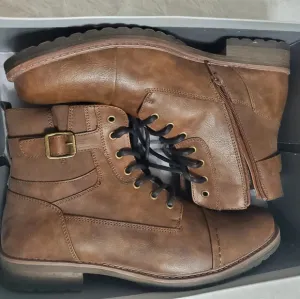 Restoration boots sz 13