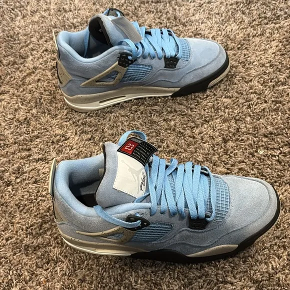 Retro Air Jordan 4 “University Blue”