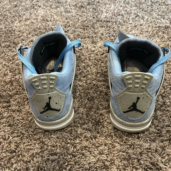 Retro Air Jordan 4 “University Blue”