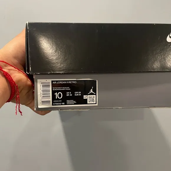 Retro Jordan 11 cherry