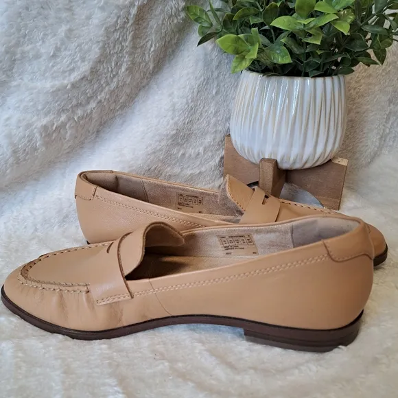 Rockport Trutech Susana Penny Loafer Flat Tan Leather Women's Size 9 NEW