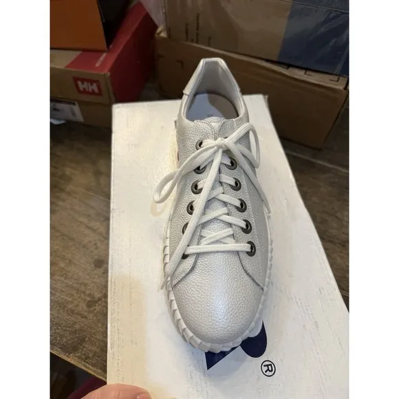 ROMIKA Montreal Fashion Sneaker In Off White Size 40 US 9 Women's Leather