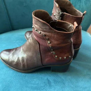 Salamander riveted Brown leather boots size 38EU