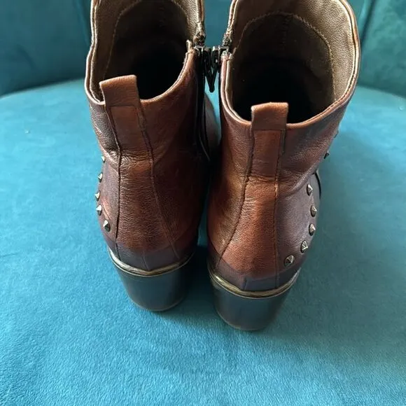 Salamander riveted Brown leather boots size 38EU