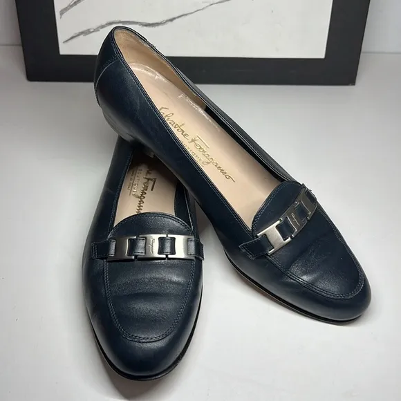 Salvatore Ferragamo Boutique Navy Blue Loafers Women’s Size 8C Made in Italy
