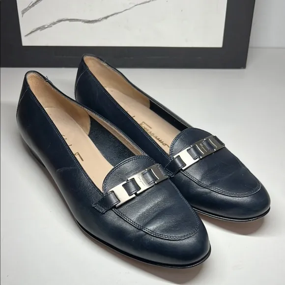Salvatore Ferragamo Boutique Navy Blue Loafers Women’s Size 8C Made in Italy
