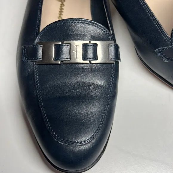 Salvatore Ferragamo Boutique Navy Blue Loafers Women’s Size 8C Made in Italy