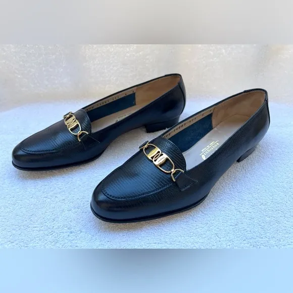 Salvatore Ferragamo Lizard Chain-Link Accents Women's Loafer - Black - 6