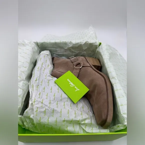 Sam Edelman Bellamie Stacked Heel Squared Toe Pull on Ankle Boots in Deep Taupe