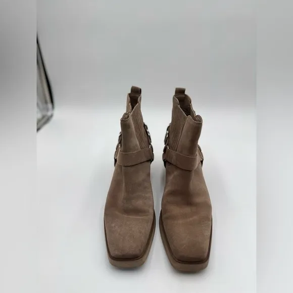 Sam Edelman Bellamie Stacked Heel Squared Toe Pull on Ankle Boots in Deep Taupe