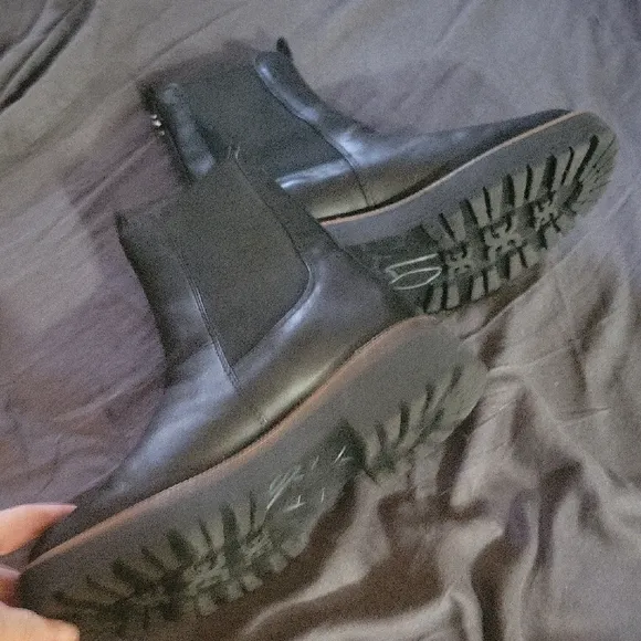 Sam Edelman Black Leather Chunky Chelsea Slip On Ankle Boots