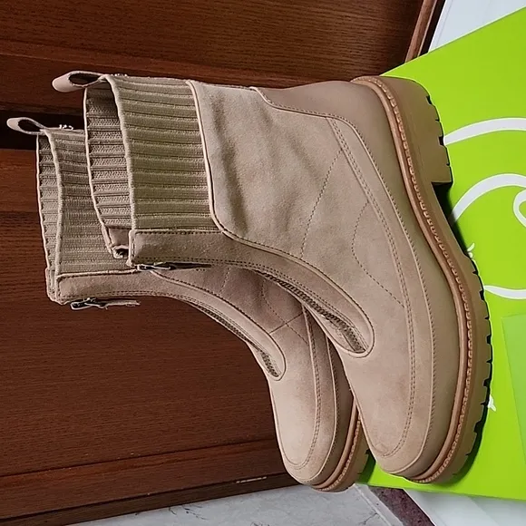 Sam Edelman boots NEW IN BOX RET $100