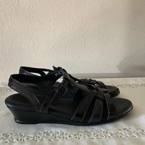 SAS AURORA Black Leather T Strap Sandals Size 8.5 Narrow