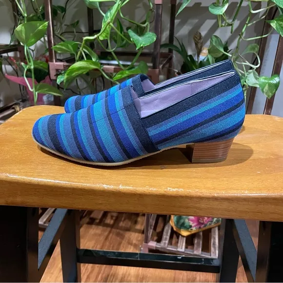 SAS Brenda Blue Kitten Heel Loafer Size 7WW New in Box