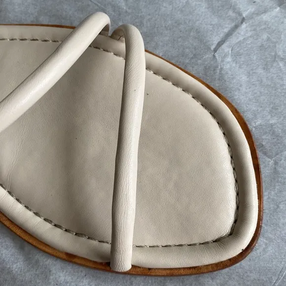 SCHUTZ Lovi Flat in Cream size 9.5 Strappy Leather Sandals