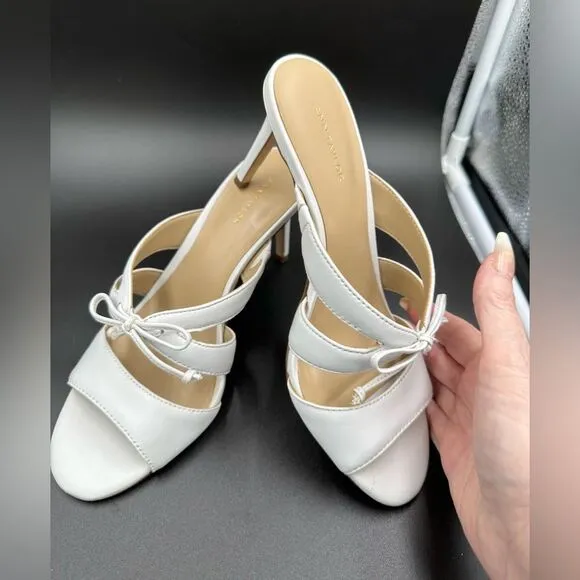Sexy summer white Ann Taylor sandals- bow detail size 7M EUC genuine leather
