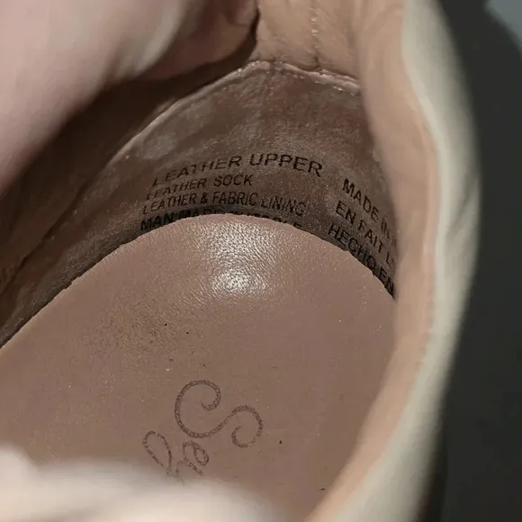 {Seychelles} I'll Be There Blush Leather Sneakers - Size 8