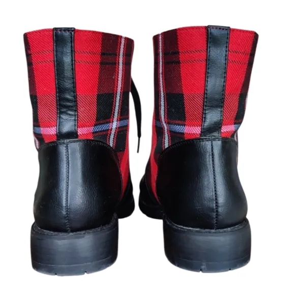 Shoe Dazzle Combat Boots feature a red and black Faux-leather Women's Size 9.