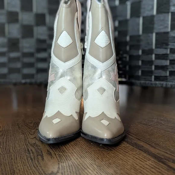 ShuShop Silver Cream Heels Boots Western Cowboy NEW in Box ZIZI gold