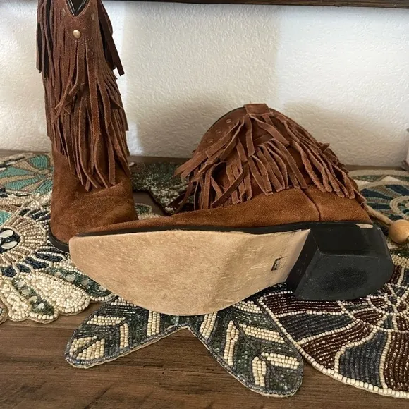 Shyanne leather suede fringe boots size 03