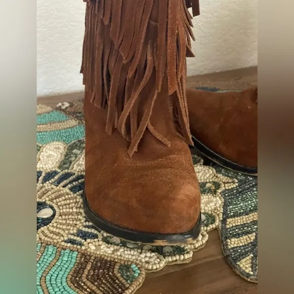 Shyanne leather suede fringe boots size 03