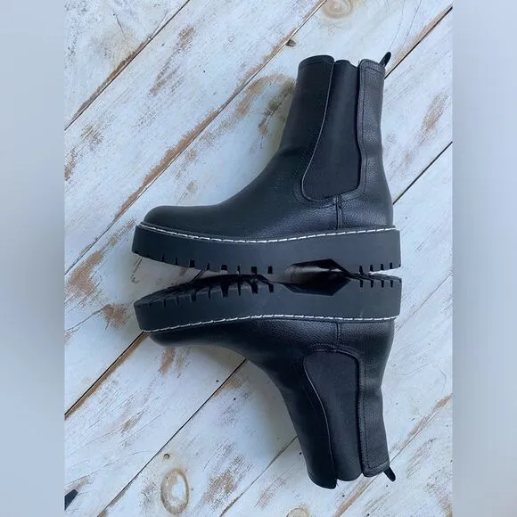 SINCERELY JULES Hola 2 Slip-On Chelsea Ankle Boots, Black leather sz 7.5 NWOB