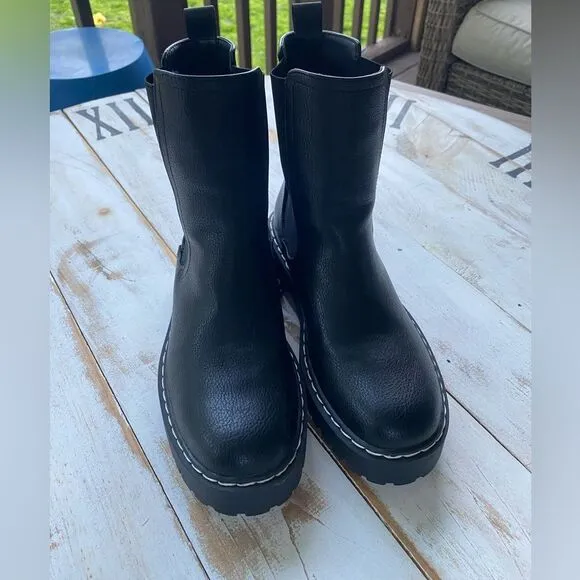 SINCERELY JULES Hola 2 Slip-On Chelsea Ankle Boots, Black leather sz 7.5 NWOB