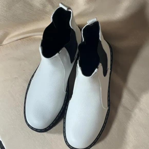 Sincerely Jules Platform Hippie White Leather Slip on Boots Size 7.5-New