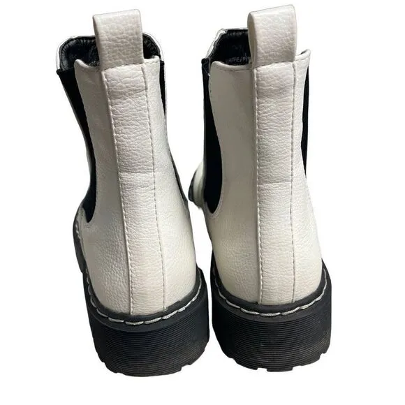 Sincerely Jules White Slip on Hippie Chelsea Boots Size 6