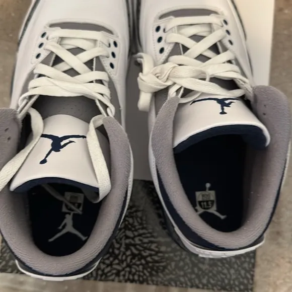 Size 11.5- Air Jordan 3 Retro Midnight Navy sneakers