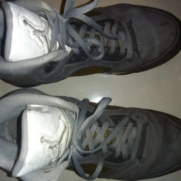 Size 12 -Nike Air  Jordan 5 Retro Wolf Grey 2011