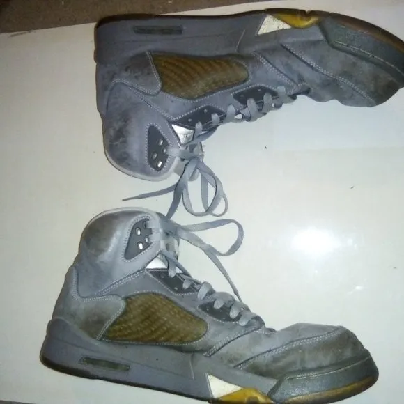 Size 12 -Nike Air  Jordan 5 Retro Wolf Grey 2011