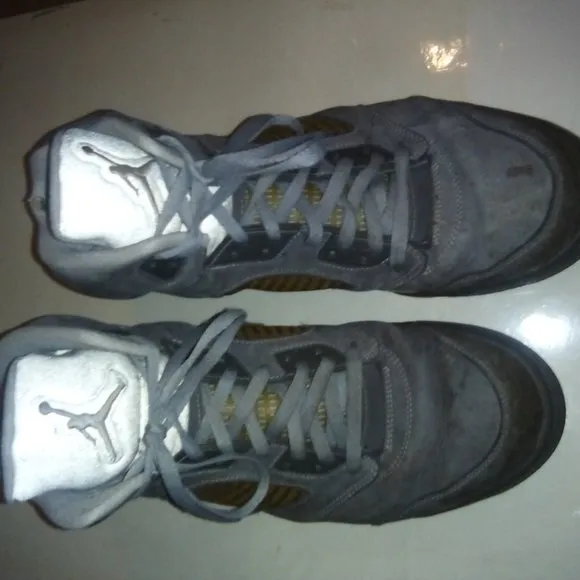 Size 12 -Nike Air  Jordan 5 Retro Wolf Grey 2011