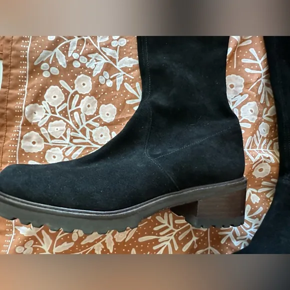Size 7 Stuart Weitzman Midland 54653 black stretch suede over the knee  boots