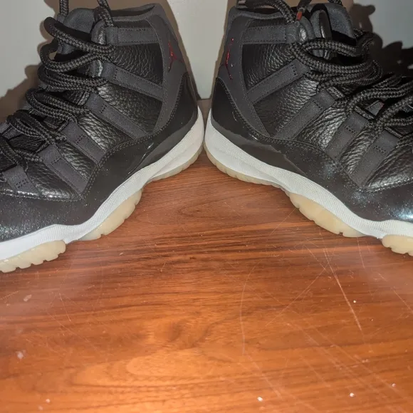 Size 7.5- Jordan 11 Retro 72-10 2015