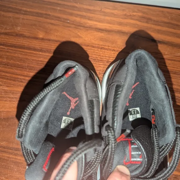 Size 7.5- Jordan 11 Retro 72-10 2015