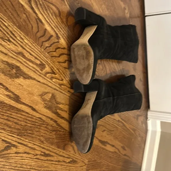 Size 9 Sam Edelman knee high faux suede boots. Black