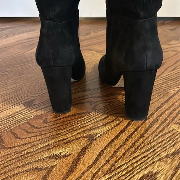 Size 9 Sam Edelman knee high faux suede boots. Black