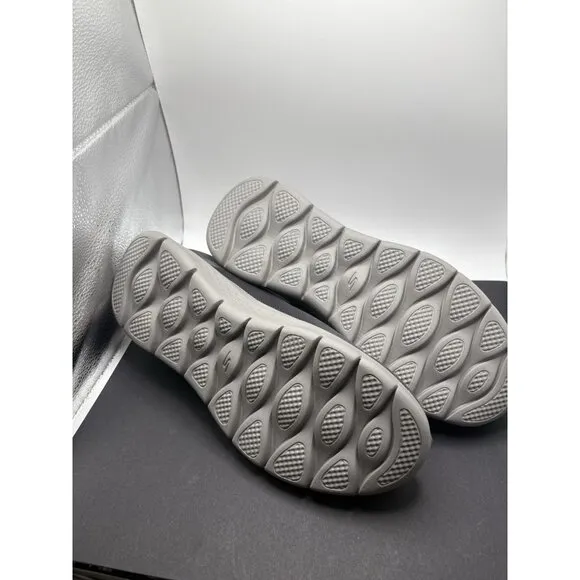 Skechers Gogamax Slip On Loafers Size 9.5 Comfort Shoes Gray Men