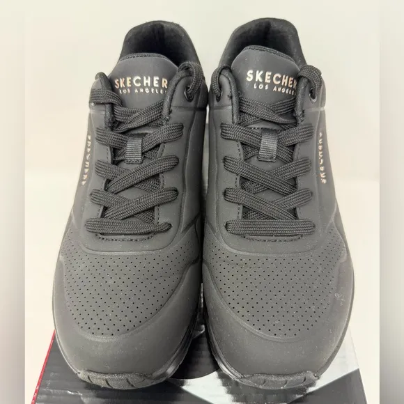 Skechers Woman’s Black Wedge Sneakers Uno - Stand on Air size 8