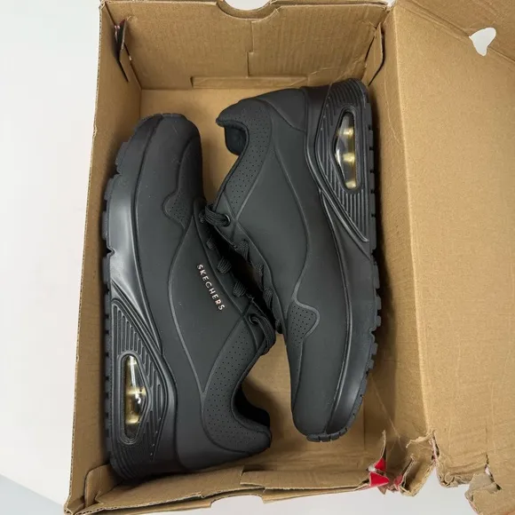 Skechers Woman’s Black Wedge Sneakers Uno - Stand on Air size 8