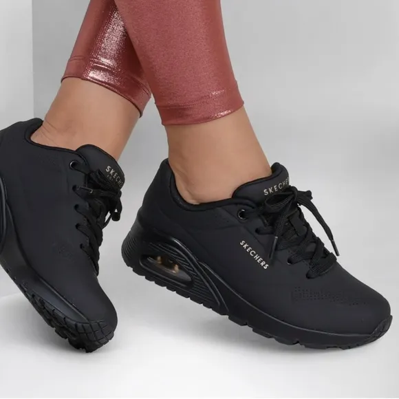 Skechers Woman’s Black Wedge Sneakers Uno - Stand on Air size 8